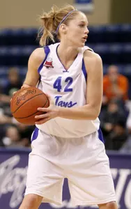 Bluejays Beat Beavers for Second Straight Women's Basketball Win