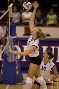 Volleyball Star Jessica Houts Out For Season With Torn ACL
