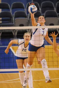 Volleyball Comeback Stuns UNI, 3-2