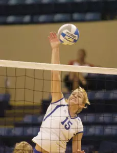 Volleyball Gets Ready For State Farm Illini Classic