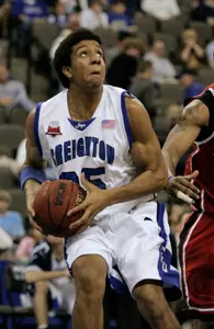 Basketball Opens Exhibition Tour With Win Over Saskatchewan