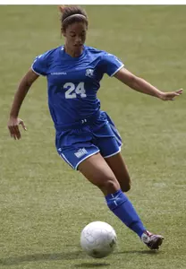 Hoskins Posts a Pair; Women's Soccer Tops UMKC 3-0