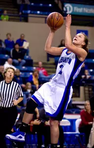 Women's Basketball Tops UNI in Overtime