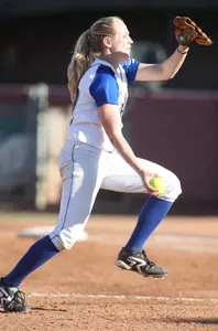 Softball Clinches MVC Title With 4-0 Win