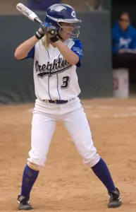 Softball Splits Doubleheader at Illinois State