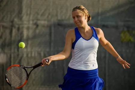 Women's Tennis Defeats South Dakota at Home
