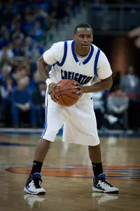 Men's Hoops Trumps Evansville in 89-84 Barnburner