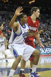 Men's Basketball Ends Carbondale Jinx, Wins 82-60 Over SIU