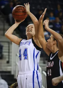 Women's Basketball Edges Aces 42-41