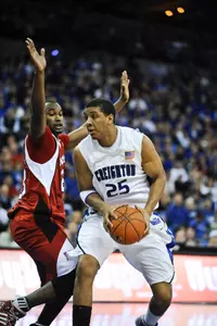 Men's Basketball Hangs On To Beat Drake, 73-69