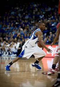 Men's Basketball Hosts UNO Sunday in Final Exhibition