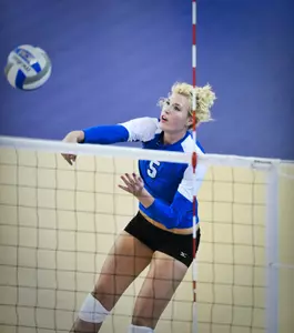 Volleyball Drops Five-Setter at Illinois State