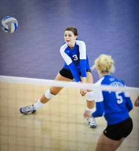 Volleyball Hosts Drake on Saturday Night
