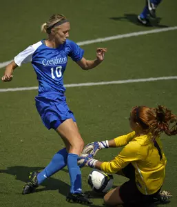 Women's Soccer Falls in MVC Title Match, 1-0