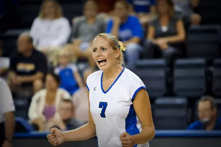 Volleyball's Bober Repeats as MVC Freshman of the Week
