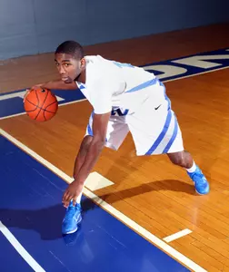 Men's Basketball Stings Hornets, 71-57, In Season-Opener
