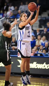 Women's Basketball Sneaks Past Liberty, 40-35