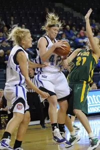 Bluejays Beat Bison 54-44 in Women's Basketball