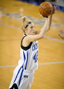 Women's Basketball Wins Fifth Straight, 60-50, Over Evansville
