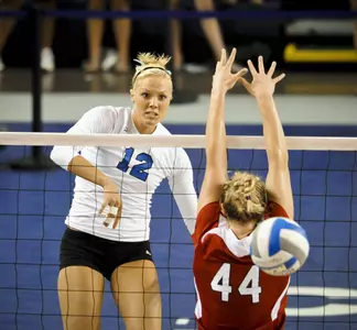 Volleyball Drops Five-Set Match to Toledo