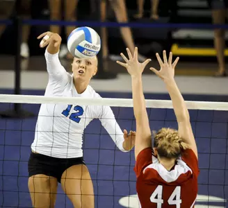 Volleyball Serves Up 12 Aces in Win Over Bradley