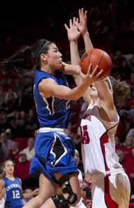 Bluejays Race by Roadrunners 54-53 in Women's Hoops