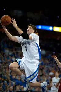 Men's Basketball Dominates Drake, 76-59