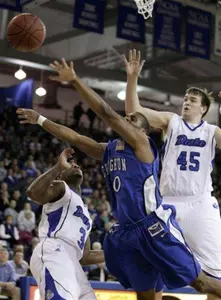 Men's Basketball Loses a Battle with Drake