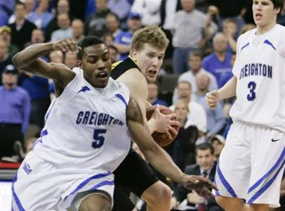 Men's Basketball Seeks CBI Title Wednesday at Oregon