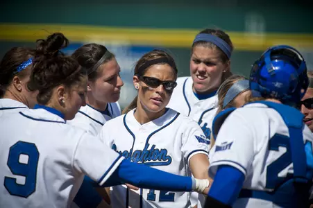 Softball Hosts South Dakota in Doubleheader Wednesday