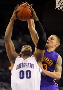 Men's Basketball Outlasts UNI, 63-60