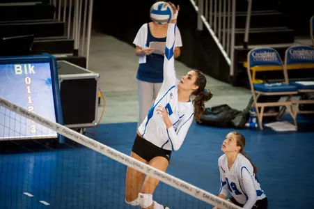 Fifth Set Magic Again As Volleyball Wins 3-2 Thriller at MSU