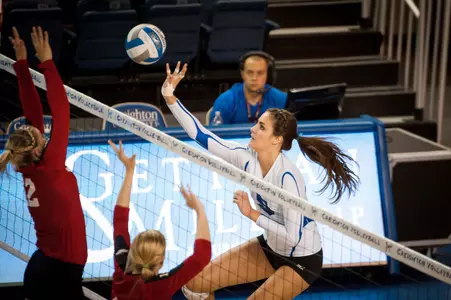 Volleyball Avenges SIU Loss; Ties Record With 8th Straight Win