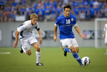 Men's Soccer Advances Past Akron on Penalty Kicks, 5-4