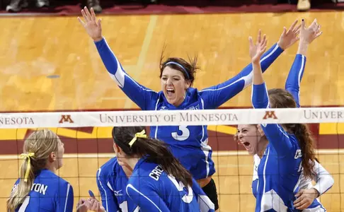 Volleyball Falls in Four to #11 Minnesota; Finishes 29-4