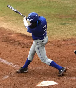 Softball Wins MVC Opener at Bradley