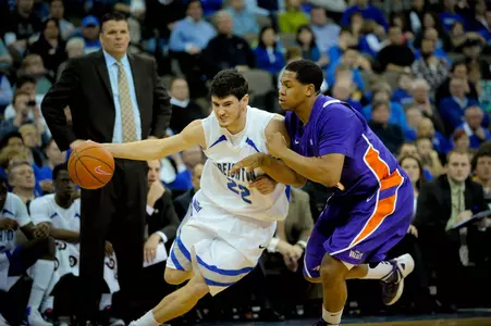 Men's Basketball Opens Exhibition Season Friday