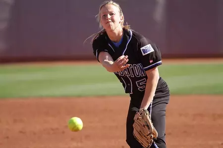 Softball Comes From Behind for 7-6 Win at Southern Illinois