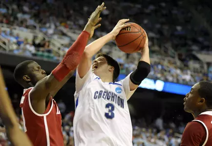 Jays Win NCAA Opener Over Alabama