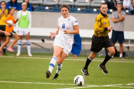 Creighton falls to Arizona, 3-1