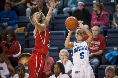 Jays WBB Drives Up to Face Drake