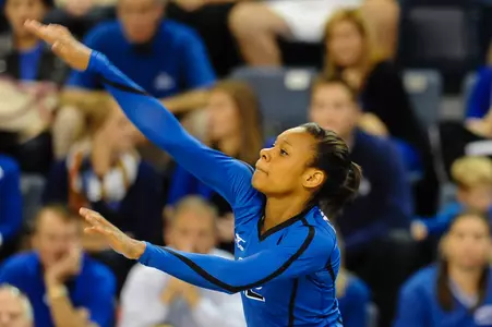 Volleyball Exacts Revenge in Road Win at St. John's