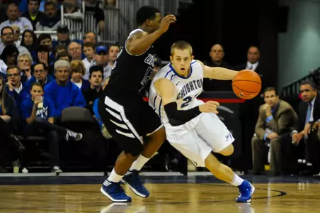 Men's Basketball Hosts Xavier in Battle For First Place Sunday