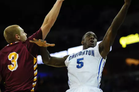 Sellout Crowd Lifts Men's Basketball to 107-61 Win in Opener