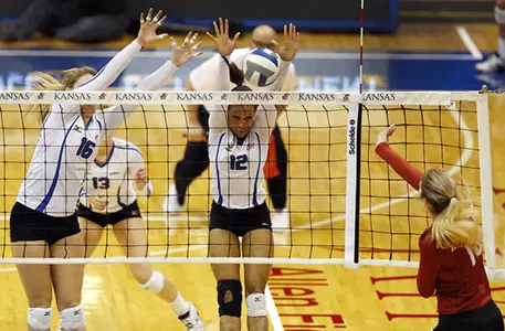 Volleyball Seeks Sweet 16 Berth In Saturday Match at #23 Kansas
