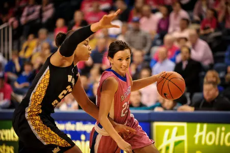 Janning's 29 Leads Bluejays' WBB Past Drake, 67-66