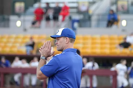 Softball Defeats Evansville 6-4 to Claim Series Win