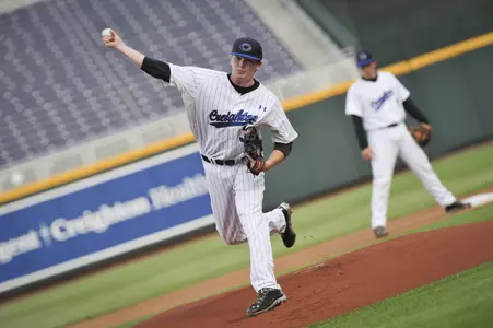 Warren and McKewon Guide Baseball Past Charlotte, 3-1