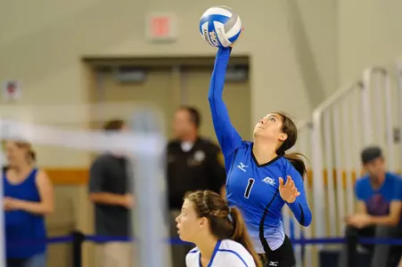 Volleyball Earns First BIG EAST Win at Xavier