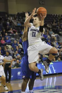 Women's Basketball to St. John's on Wednesday